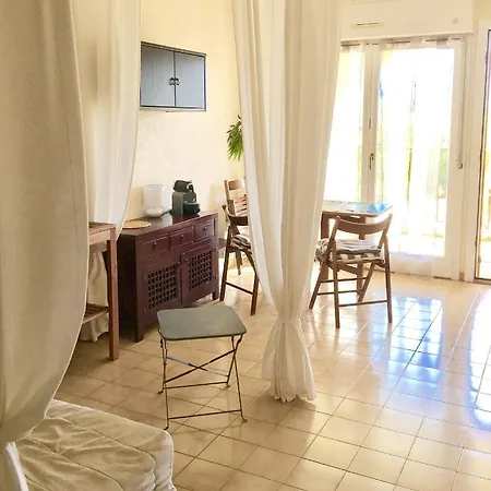 Studio De Standing Avec Loggia Et Terrasse * Calvi (Corsica)